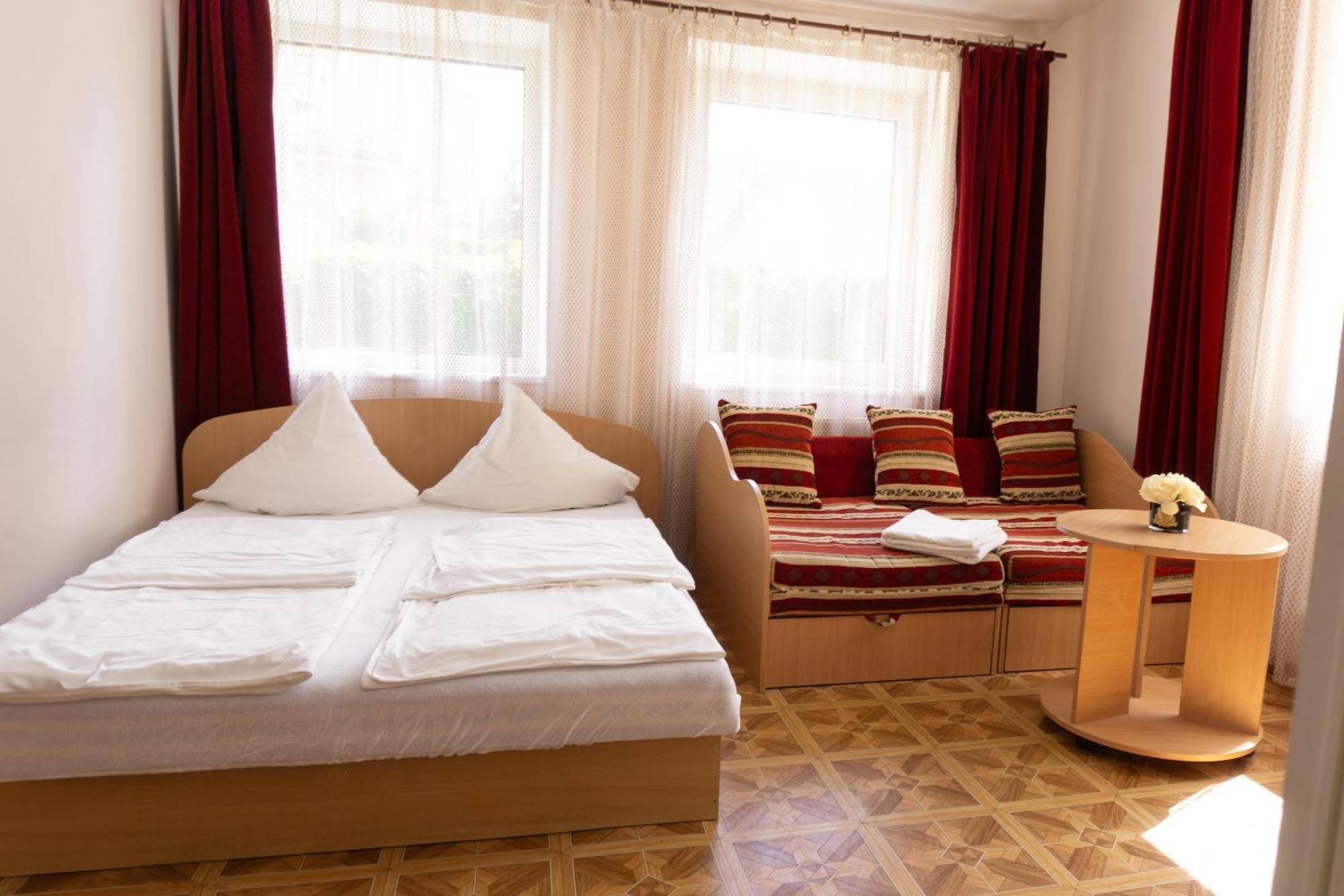 Vila Janina Hotel Palanga Exterior photo